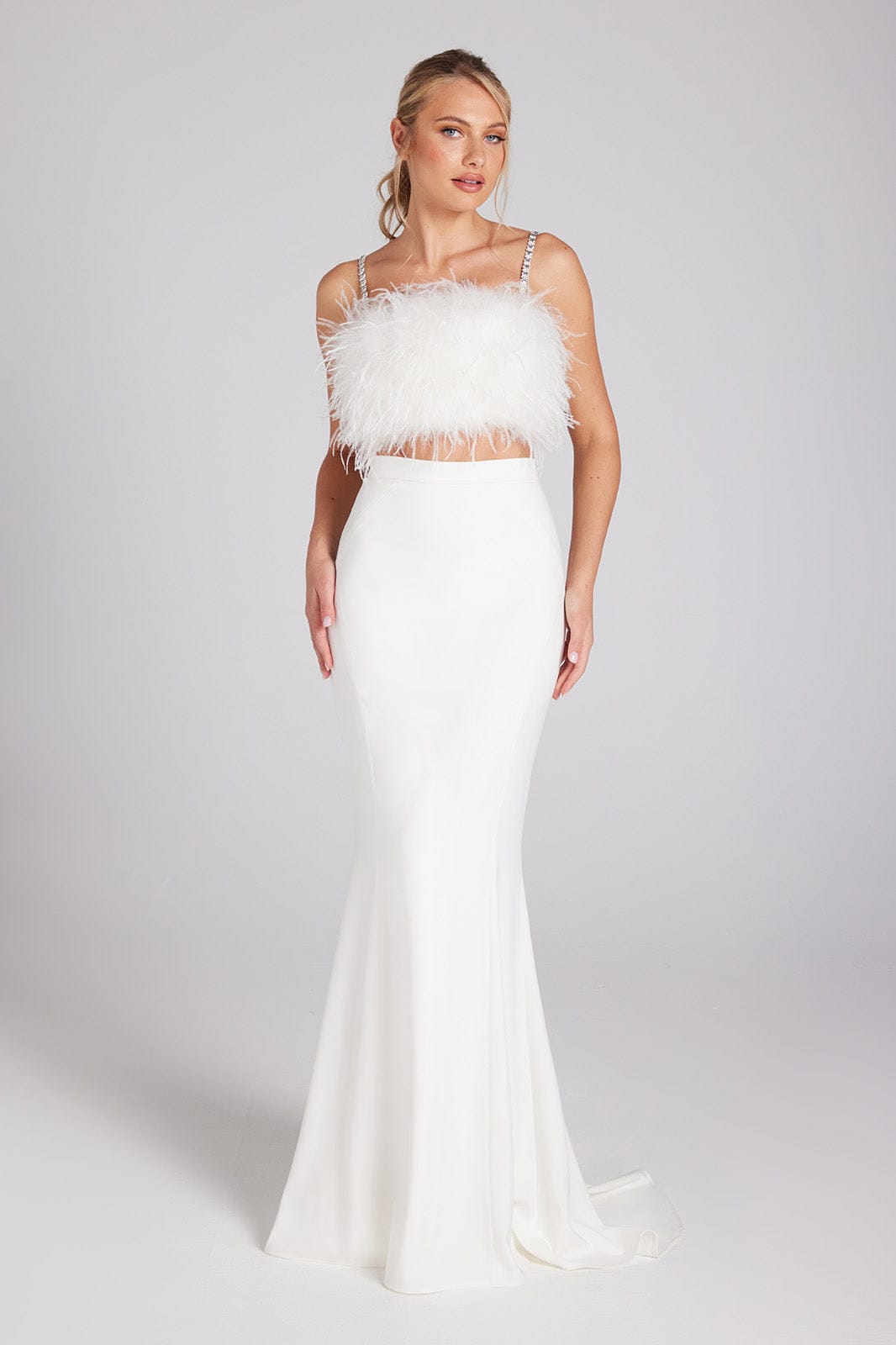 Kara White Top Tenues pour la mariée moderne The Wedding Explorer Kara White Top Tenues pour la mariée moderne The Wedding Explorer