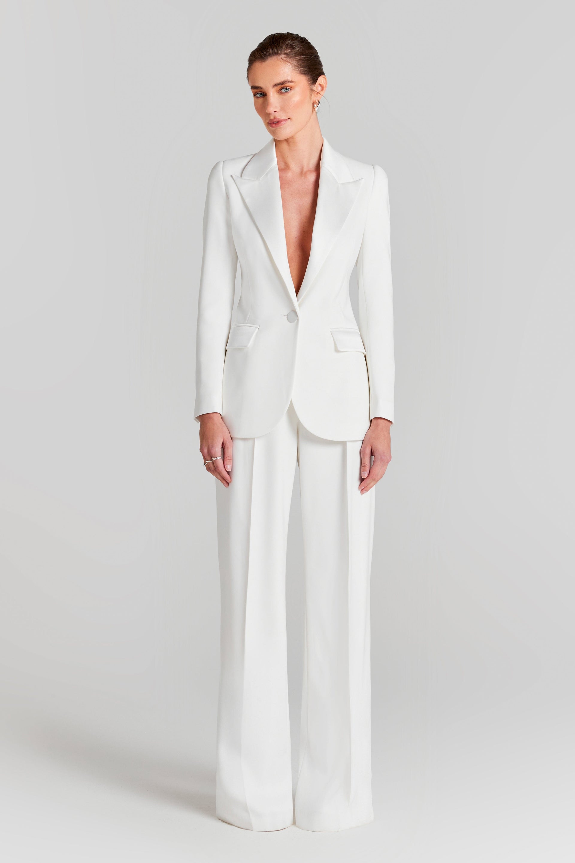 Natasha White Blazer Tailleurs de mariage The Wedding Explorer Natasha White Blazer Tailleurs de mariage The Wedding Explorer